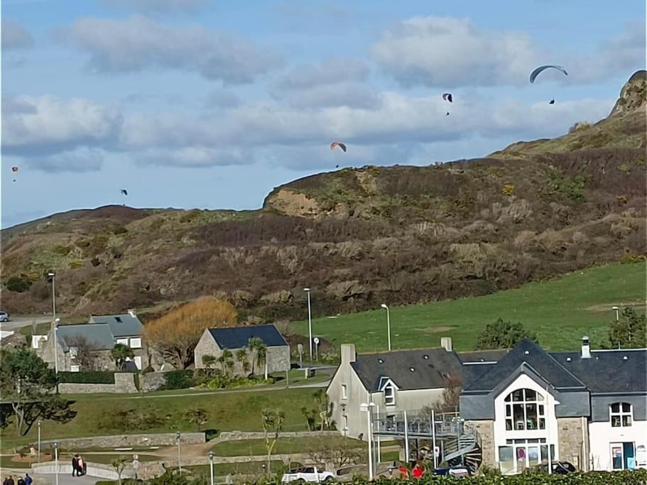 Maison A Cote De La Mer Flamanville Bagian luar foto